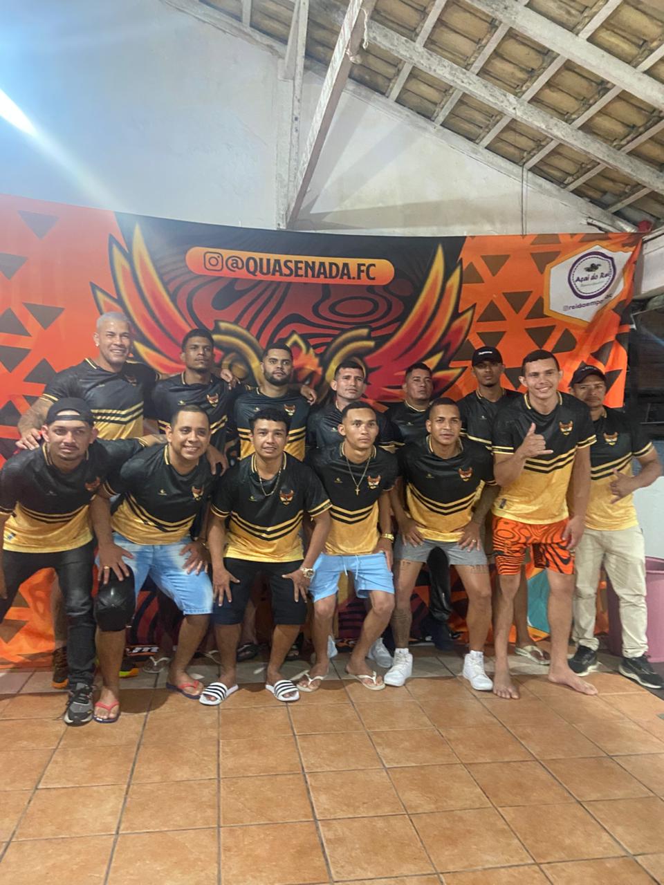 Integrantes do Quase Nada FC reunidos